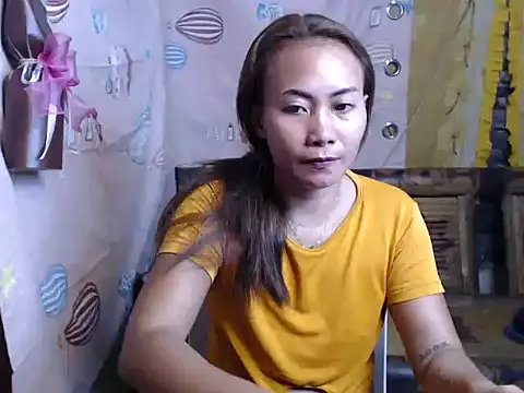 joanpetite online show from May 27, 1:57 am