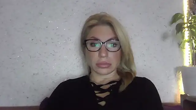 fox red lady7 online show from November 6, 9:15 am