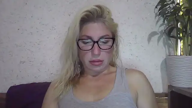 fox red lady7 online show from October 12, 6:43 pm