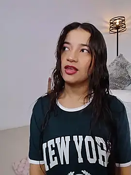 LUNAA    online show from October 14, 3:42 am