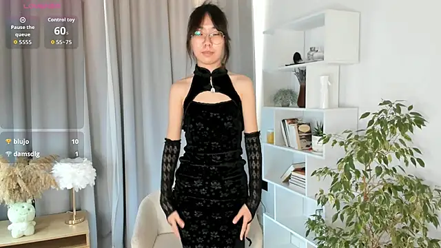 UdelaDodson online show from October 16, 2:25 am