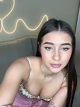 KathrynBrooks online show from February 6, 5:05 pm