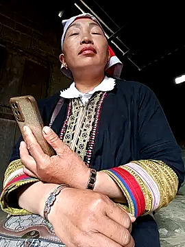 Exembin online show from October 15, 6:27 am