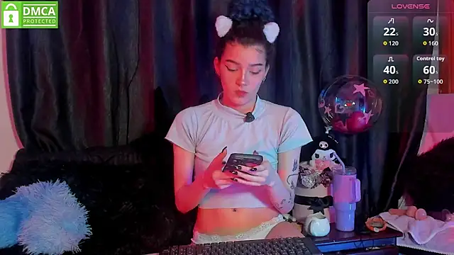 Snapshot of Bluedarkelf888 chatting on October 7, 10:58 pm Bluedarkelf888 online show from October 7, 10:58 pm