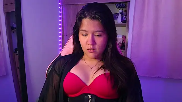 Oliviawatson1 online show from May 10, 12:29 pm