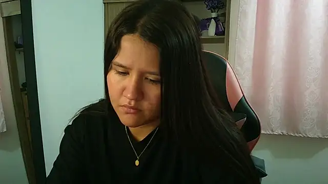 Oliviawatson1 online show from May 11, 2:45 pm