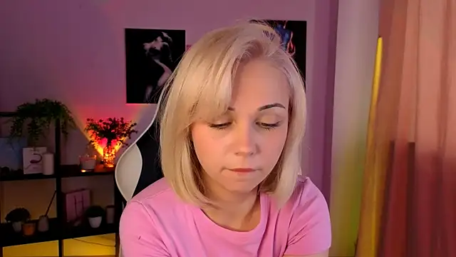 Charlotte Colinss online show from May 14, 5:02 am