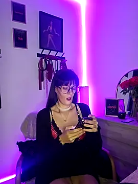 Mila Luciphya online show from February 14, 9:50 pm