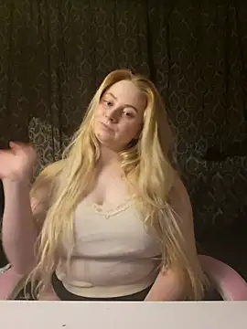 EmilyAngelUK online show from May 26, 8:52 pm