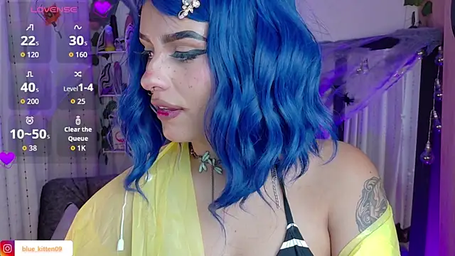 Snapshot of blue_kitten chatting on October 19, 4:25 am blue kitten online show from October 19, 4:25 am
