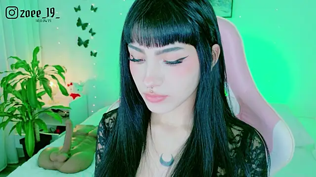 cuteezoe online show from May 15, 2:49 am