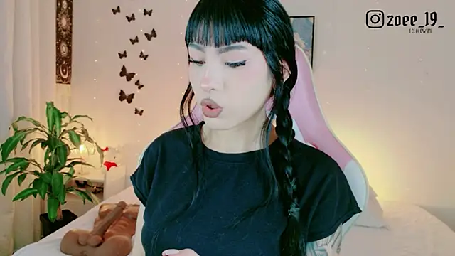 cuteezoe online show from May 18, 4:29 am