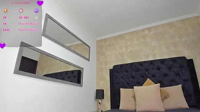 Layla Mackenzie online show from March 31, 4:56 am