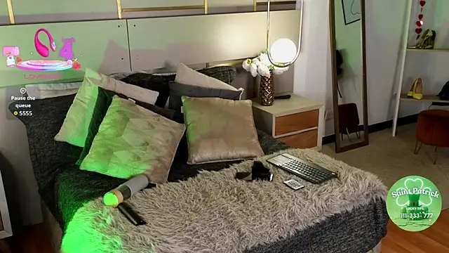 Lina Montclair online show from March 19, 7:51 pm