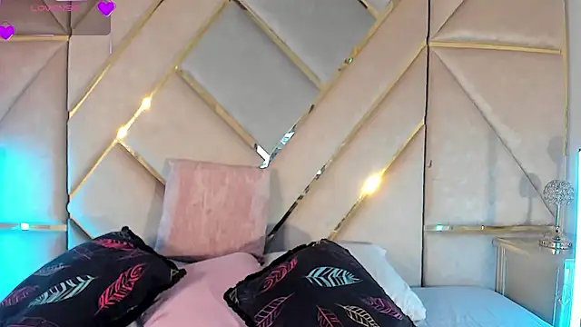 Angellit Afrodita  online show from March 31, 9:31 am