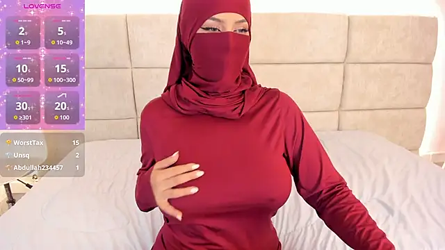  Nadiaa online show from October 7, 7:40 pm