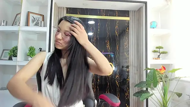 Sophie Calloway online show from October 29, 2:53 pm