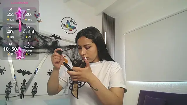 Mia garcia28 online show from October 27, 7:30 pm