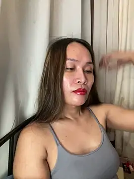 RomanticPearlTS online show from May 8, 1:03 pm