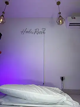 hade rosse online show from May 15, 3:04 pm