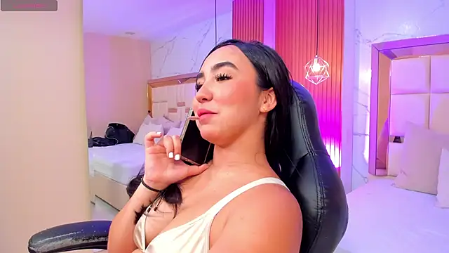 julieta rosee online show from May 20, 11:46 pm