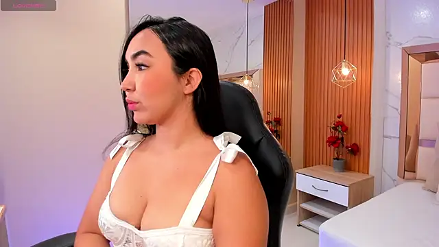 julieta rosee online show from January 5, 10:02 pm