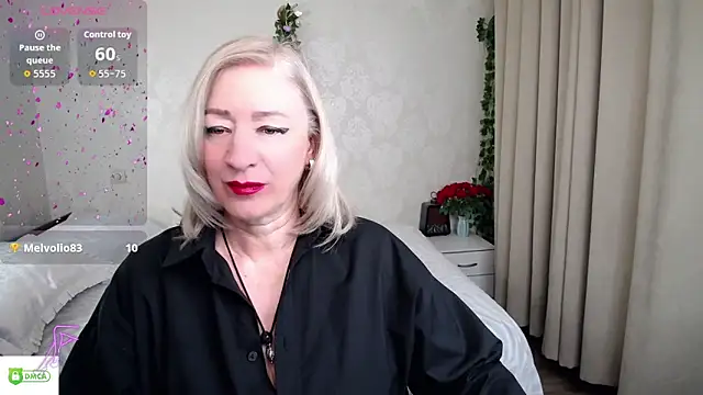 hunters woman online show from May 8, 7:38 pm