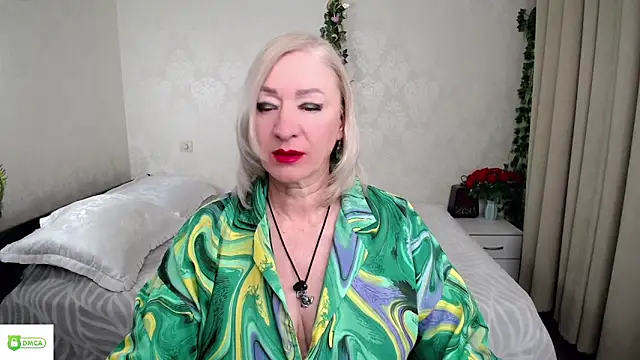 hunters woman online show from May 13, 7:30 pm