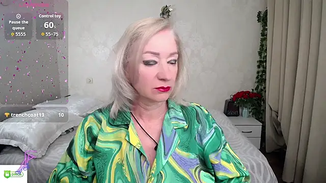 hunters woman online show from May 17, 8:52 pm