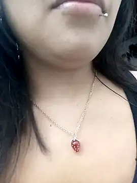 Dulce Pettit online show from November 7, 7:30 pm