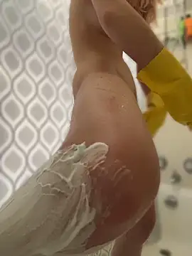 SeccySerena online show from April 7, 6:21 pm