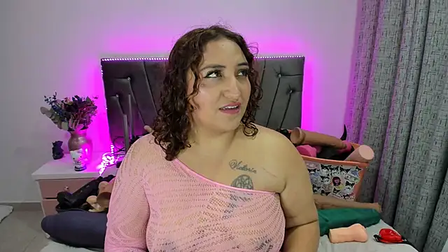 charlloteevans X online show from October 12, 8:00 pm