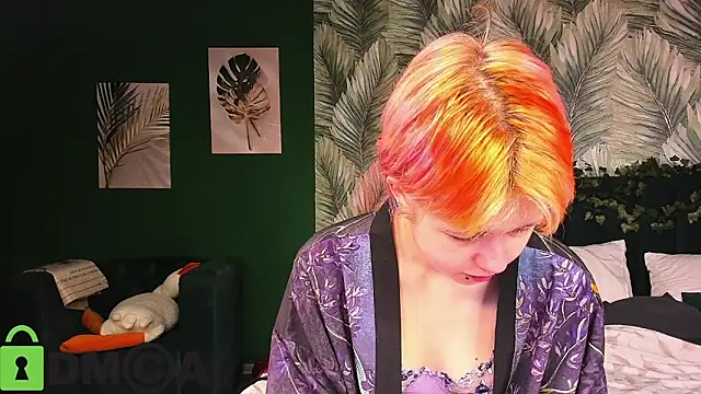 CarolineRichter online show from December 14, 1:44 am