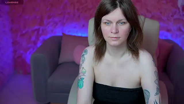 TinaMelt online show from May 8, 6:32 pm