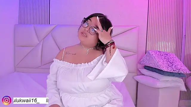 lulukawai16 online show from May 21, 7:12 pm