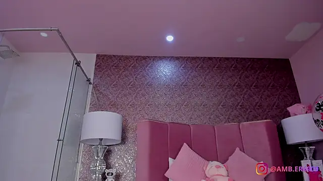 amber sparkle online show from May 22, 1:09 pm