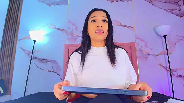 AlyaThompson online show from May 22, 4:10 am