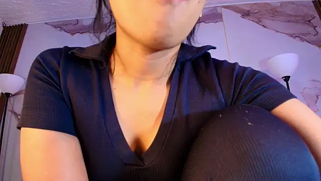 AlyaThompson online show from February 15, 4:37 am