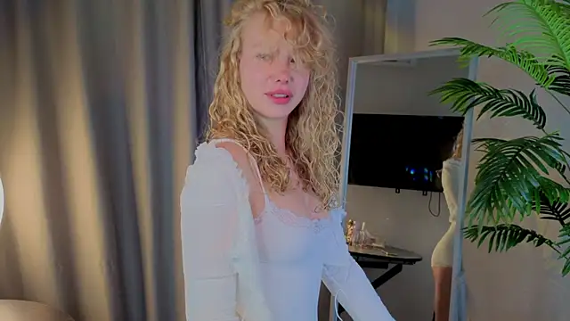 emilyshepar d online show from October 27, 2:29 am