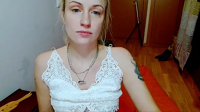 SatinQueen90 online show from October 27, 6:42 am