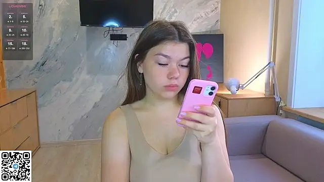 Snapshot of miss_bubbles_ chatting on October 2, 1:10 am miss bubbles online show from October 2, 1:10 am