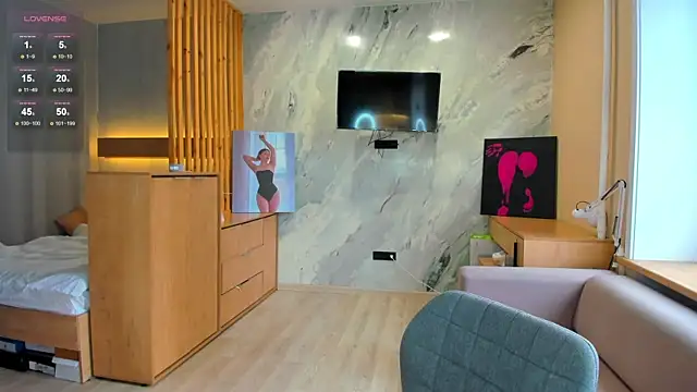 Snapshot of miss_bubbles_ chatting on September 13, 1:02 am miss bubbles online show from September 13, 1:02 am