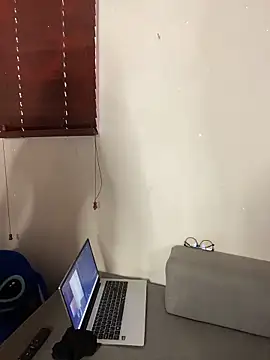 snow doll online show from May 27, 9:01 pm