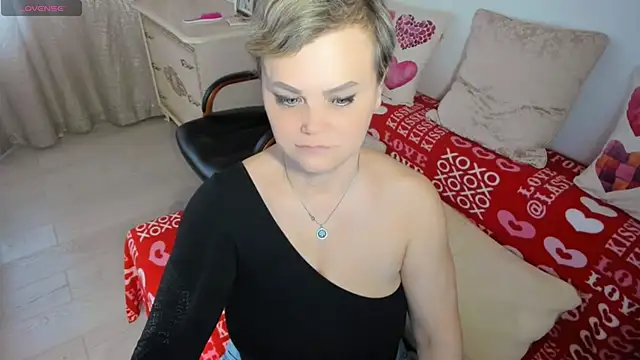 MildMature online show from May 15, 4:43 pm
