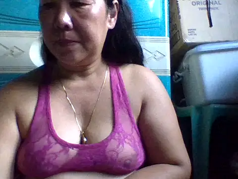 mommasexy29 online show from October 18, 10:22 pm