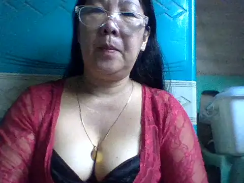 mommasexy29 online show from October 7, 10:36 pm