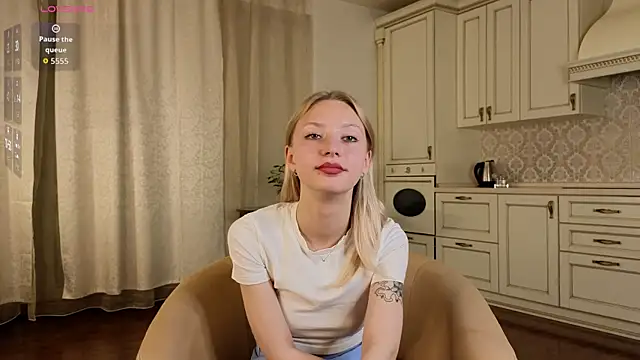 Snapshot of KatieFoulk chatting on October 10, 3:17 pm KatieFoulk online show from October 10, 3:17 pm
