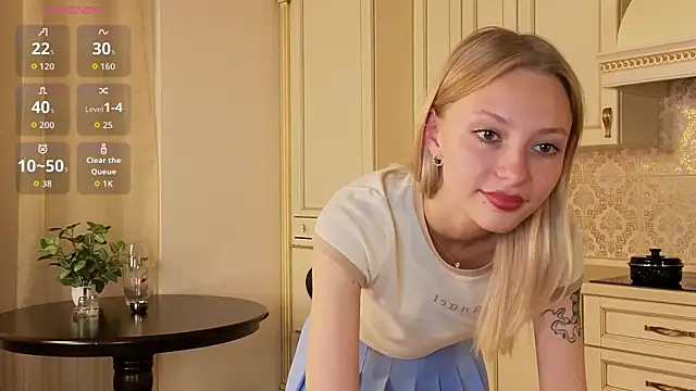 Snapshot of KatieFoulk chatting on September 20, 3:32 pm KatieFoulk online show from September 20, 3:32 pm