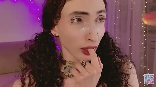 Queen of tease online show from May 5, 12:24 am