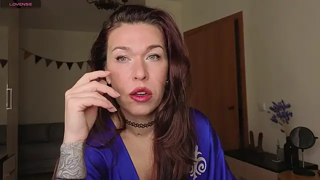 ReginaFoXXXy online show from May 14, 8:31 am